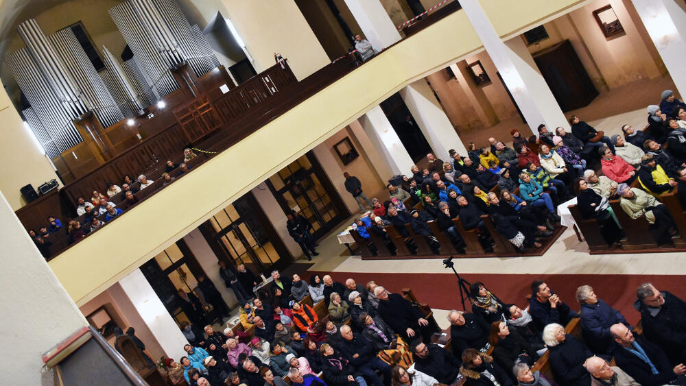 Poslední koncert nazvaný Končíme a začínáme zaplnil kostel do posledního místa.