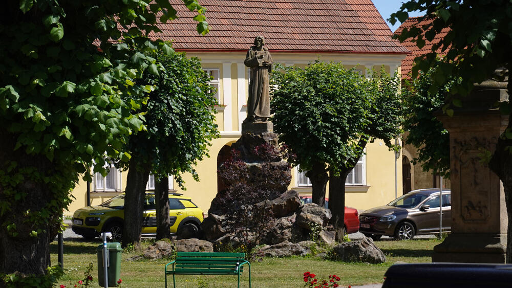Náměstí Svobody, pomník Jana Husa.