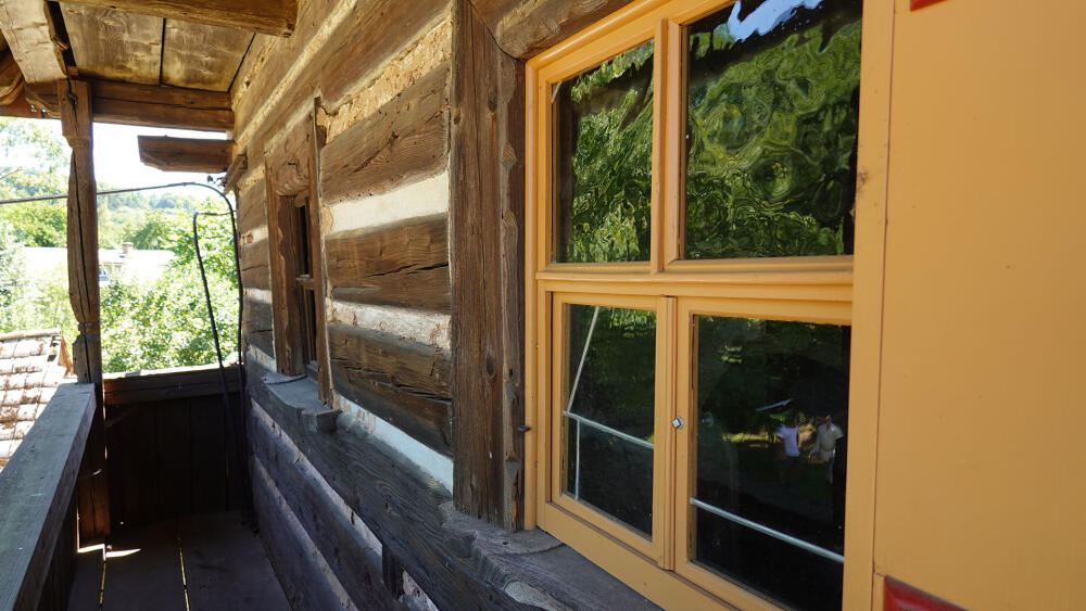 Mlýn má barokní okna, která se zachovala včetně originálních opravovaných skel.