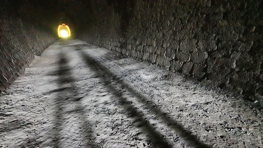 Cesta tmou je delší, než byste možná čekali.