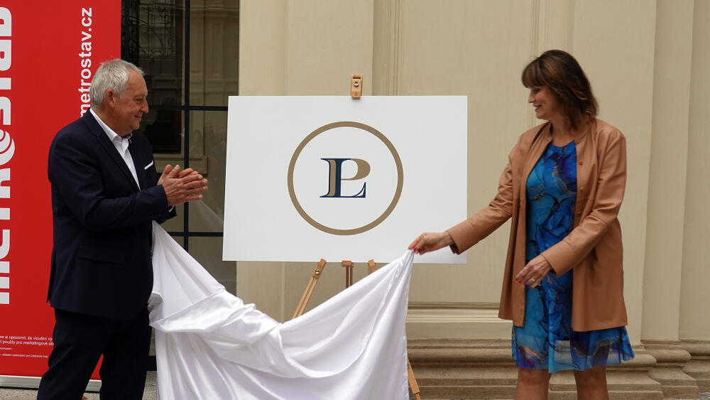 V rámci prohlídky bylo odtajněno logo centra.