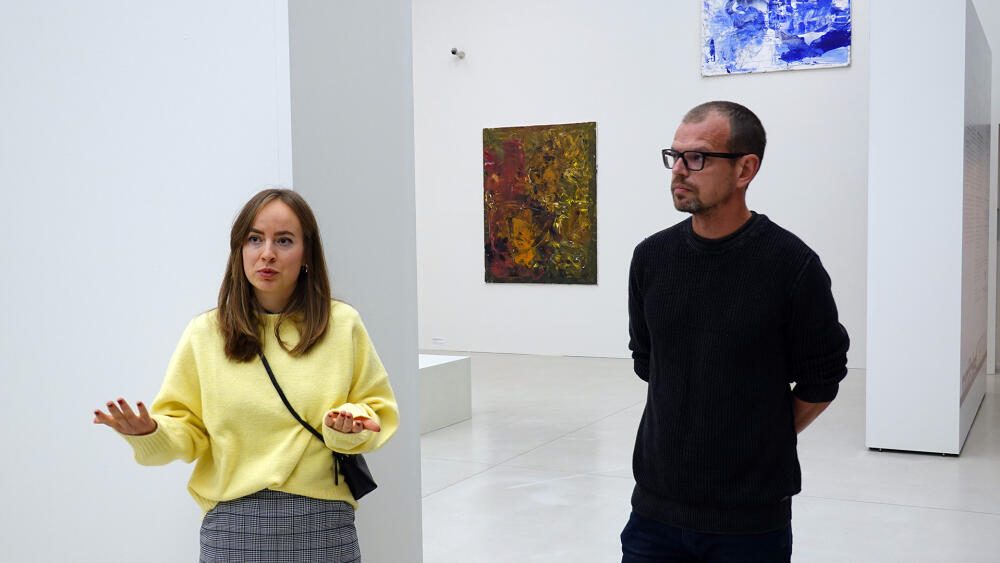 Kurátorka výstavy Johana Kabíčková a Tomáš Plesl.