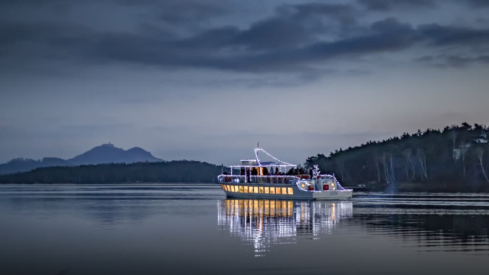 Romantika adventu. (Foto: archiv Regata Máchovo jezero)