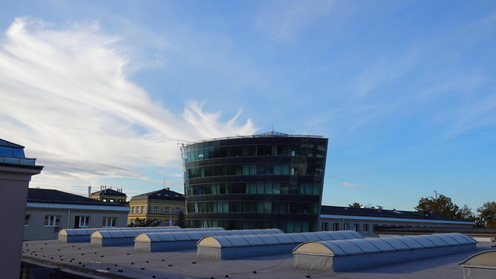 Nové pracoviště nabízí netradiční výhledy po okolí.
