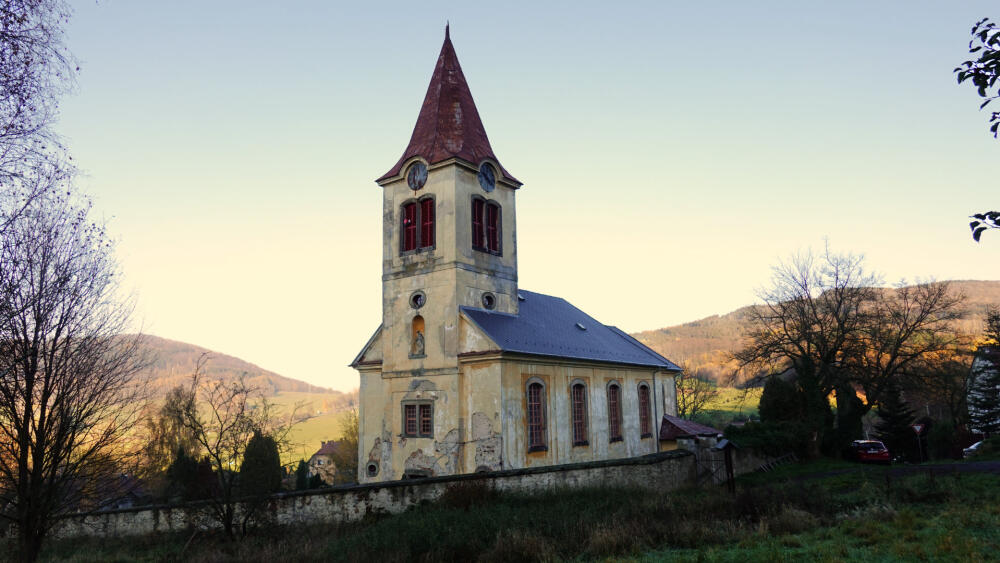 Kostel sv. Pankráce v Jítravě.