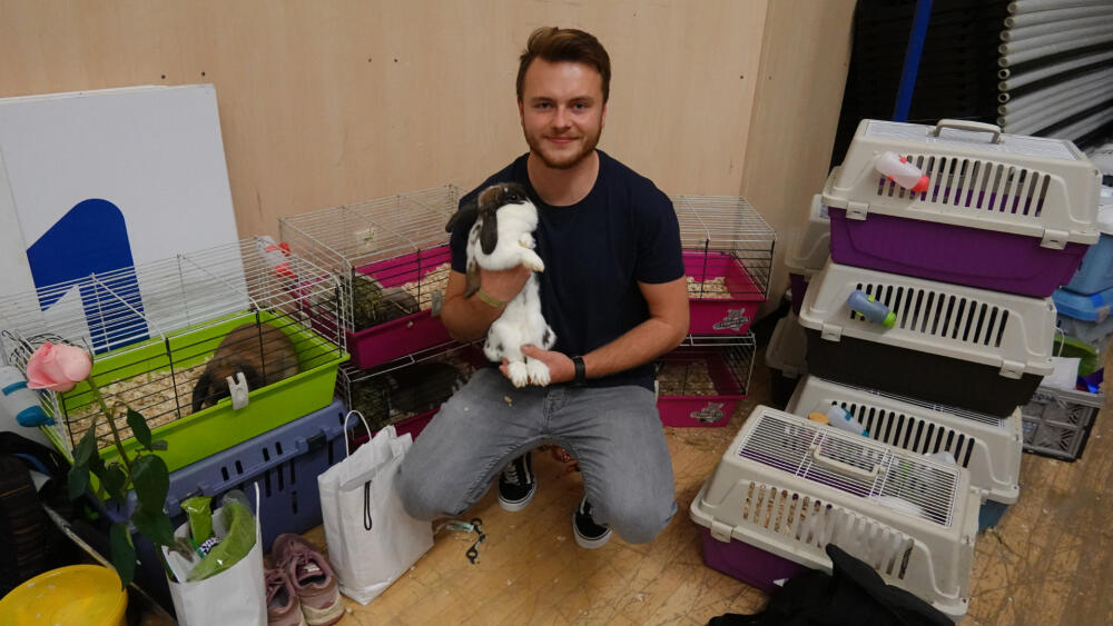 David Rozkošný, jediný český muž na mistrovství, soutěží již osmým rokem a to od svých patnácti let. Chová třicet králíků.
