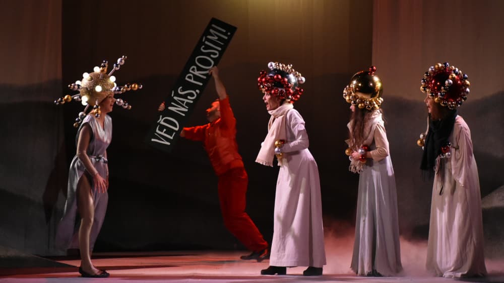 Tři králové potřebují tlumočit, chcete titulky, nebo dabing?