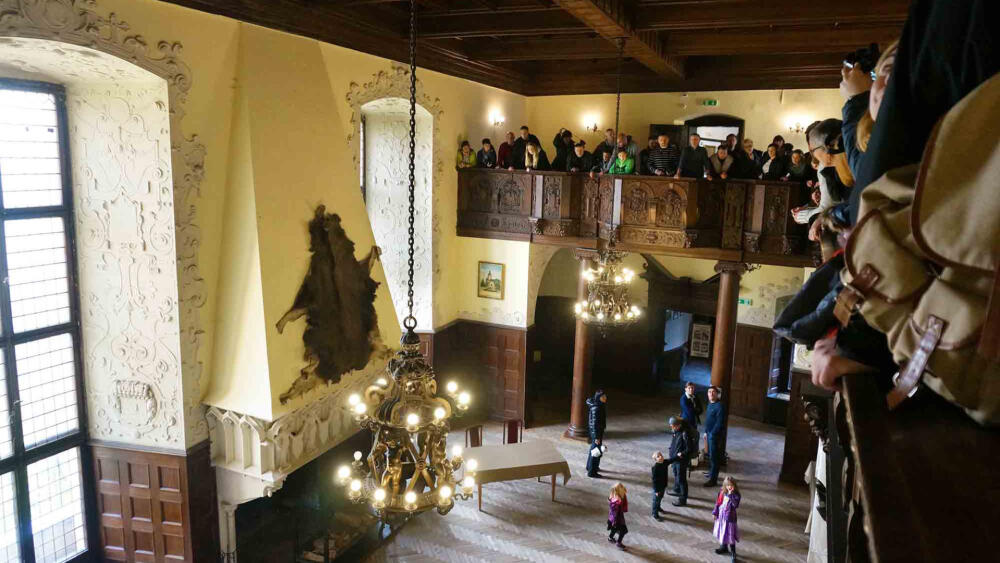 Ochoz kdysi korunovaly varhany. 
