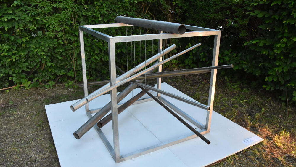 Model kinetického objektu kdysi umístěného v areálu ZŠ a MŠ logopedická v libereckých Ruprechticích.