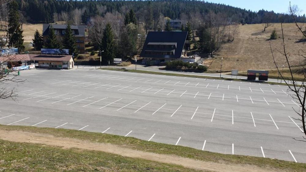 Jizerské hory, Bedřichov, centrální parkoviště