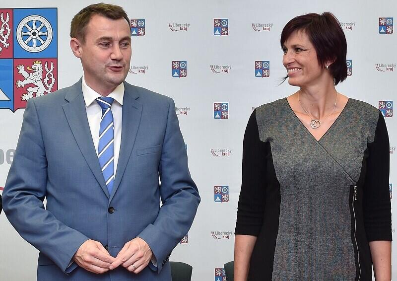 Jitka Volfová a Martin Půta. Z nynějších kolegů se před krajskými volbami stanou rivalové. Archivní foto Artur Irma