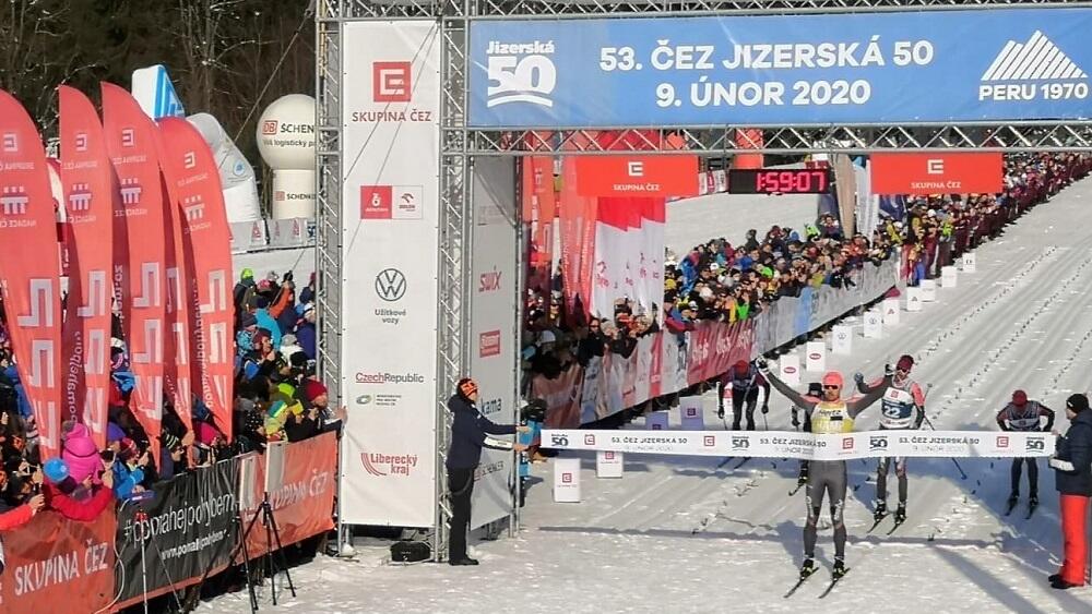 Nejlepší muž Andreas Nyygard je v cíli JIzerské padesátky. Foto: www.jiz50.cz