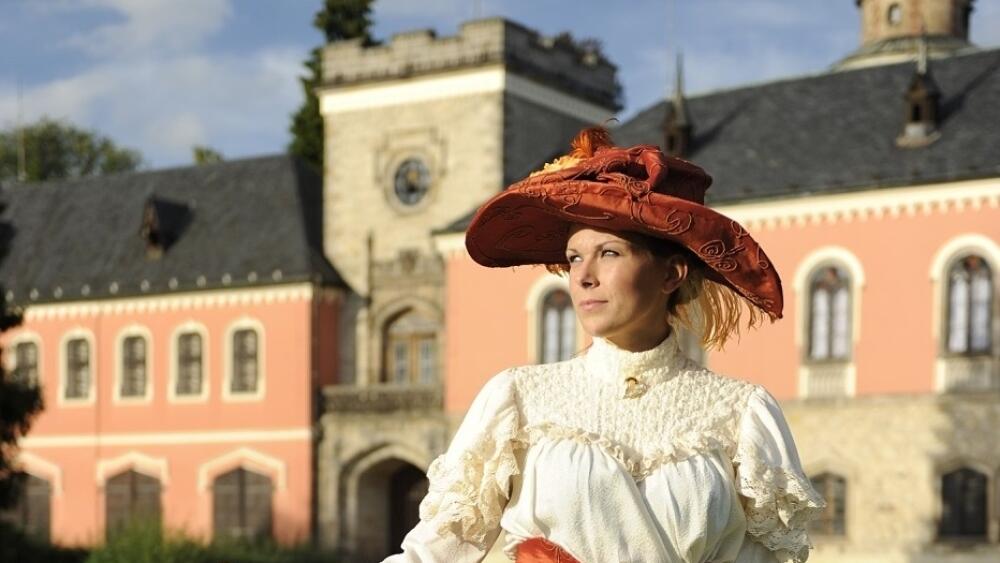 Sychrov, archivní foto