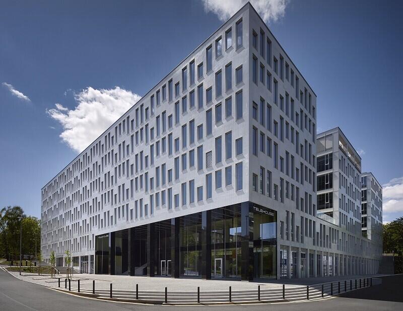 SYNER je podepsán i pod realizací projektu Telehouse, Praha.