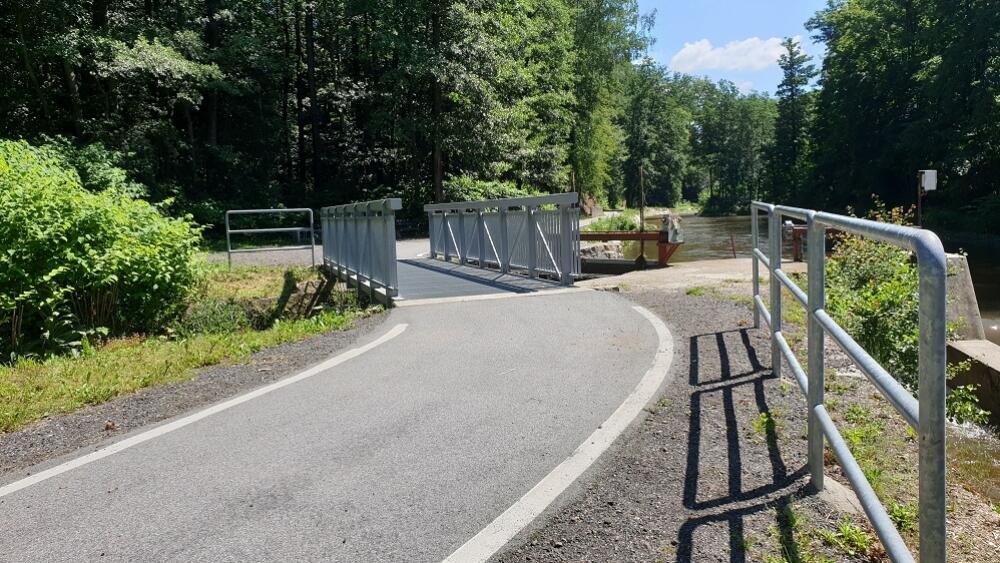 Cyklostezka Paradýz mezi Chrastavou a Bílým Kostelem. Na ni nový úsek do Chotyně naváže.