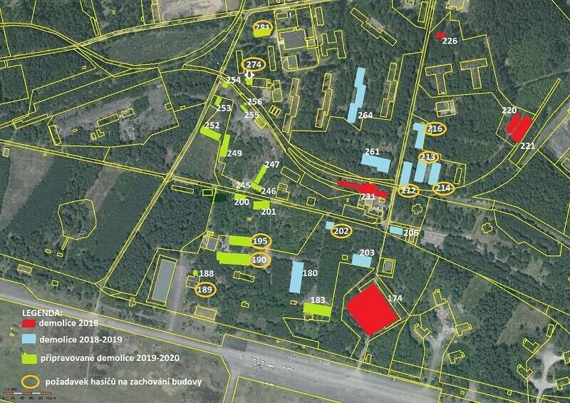 Mapka Ralska s vyznačenými objekty určenými k demolici.