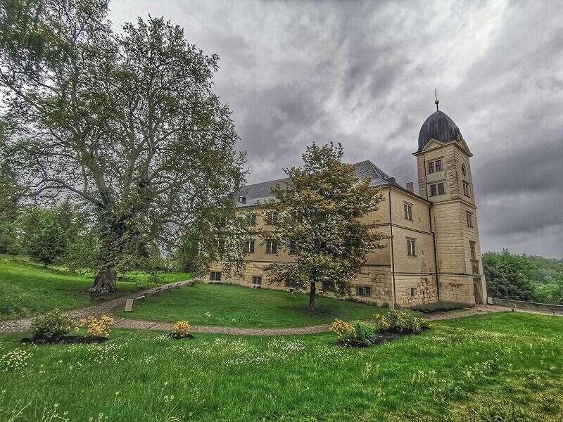 Hrubý Rohozec v dešti. Foto: NPÚ, územní pracoviště Sychrov