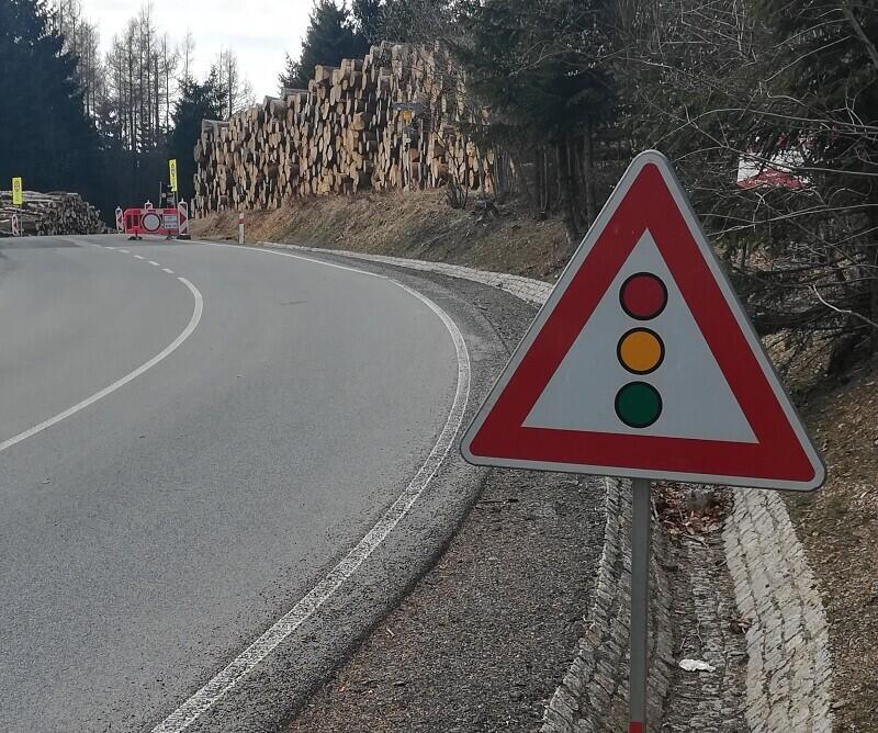 Blížíme se k Výpřeži, je tam semafor.