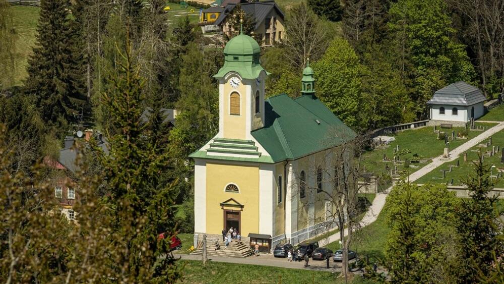 Kostel sv. Václava v Harrachově, foto: Artur Irma