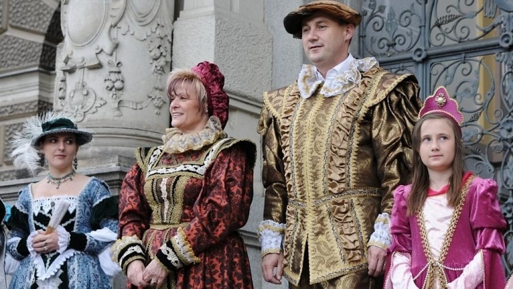 Rok 2014. Na scéně se už objevuje i hejtman Partin Půta. Hejtmanem je dodnes.