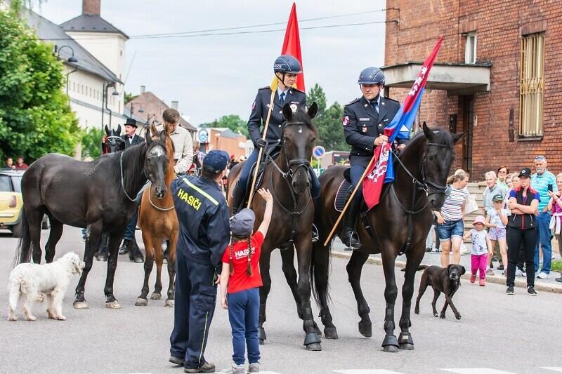 Jednotka jízdní policie.