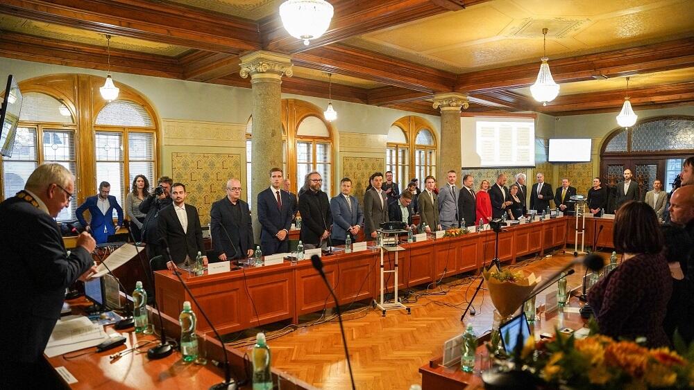 Pohled do zastupitelského sálu, ustavující zastupitelstvo pro volební cyklus 2022 - 2026 začíná. foto: FB Liberec.cz
