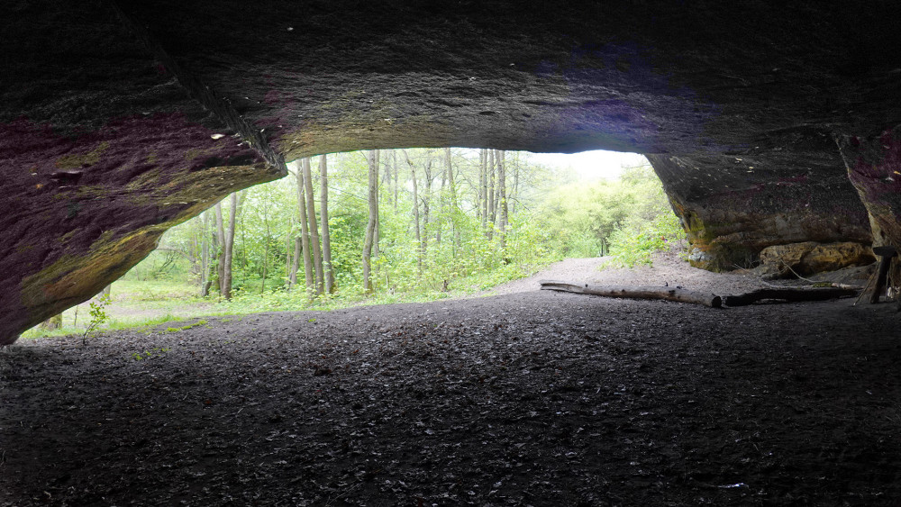 Vnitřní prostor Velké cikánské jeskyně je impozantní.