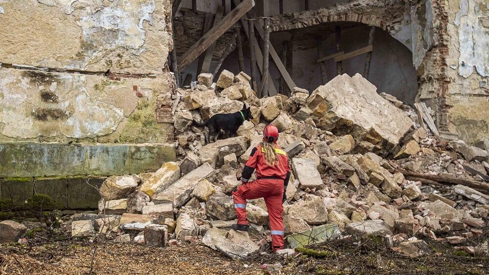 S ročním zpožděním by měla příští rok skončit nákladná rekonstrukce hospodářského dvora u zámku v Zákupech. Archivní foto Artur Irma