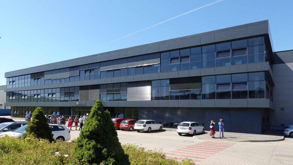 První byl nákup továrny v ruském Nižném Novgorodu. Rok nato (2012) vyrostla u Hrádku nad Nisou první výrobní hala firmy Drylock.