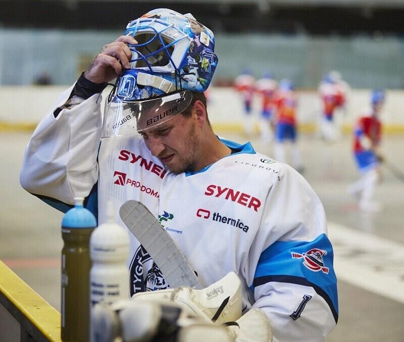 Jaroslav Vlach v brankářské výstroji, foto z www.hcbilitygri.cz