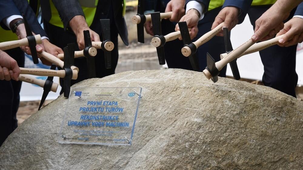 Stavba byla zahájena tradičním poklepem, foto LK