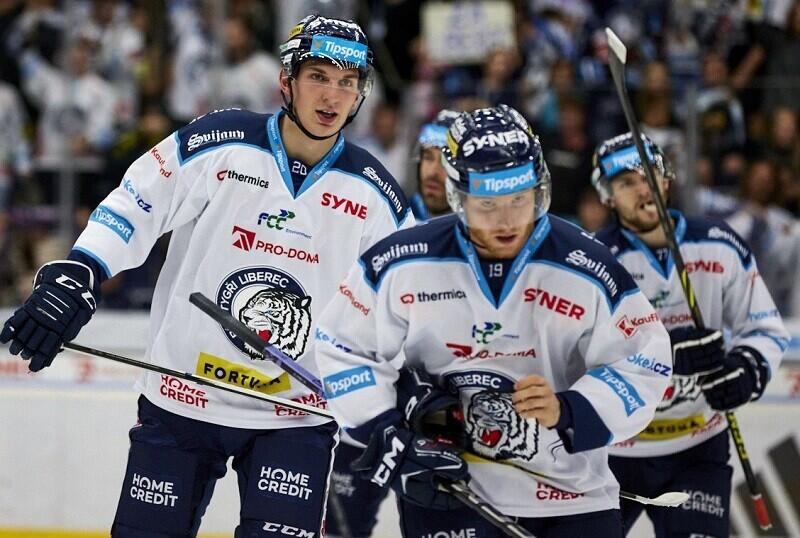 Jakub Dvořák po své premiérové extraligové trefě.