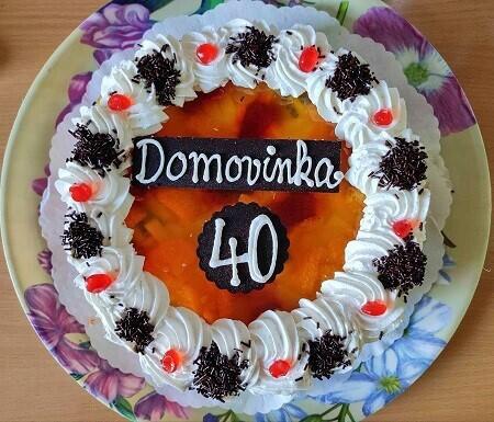 Domovinka má narozeniny...