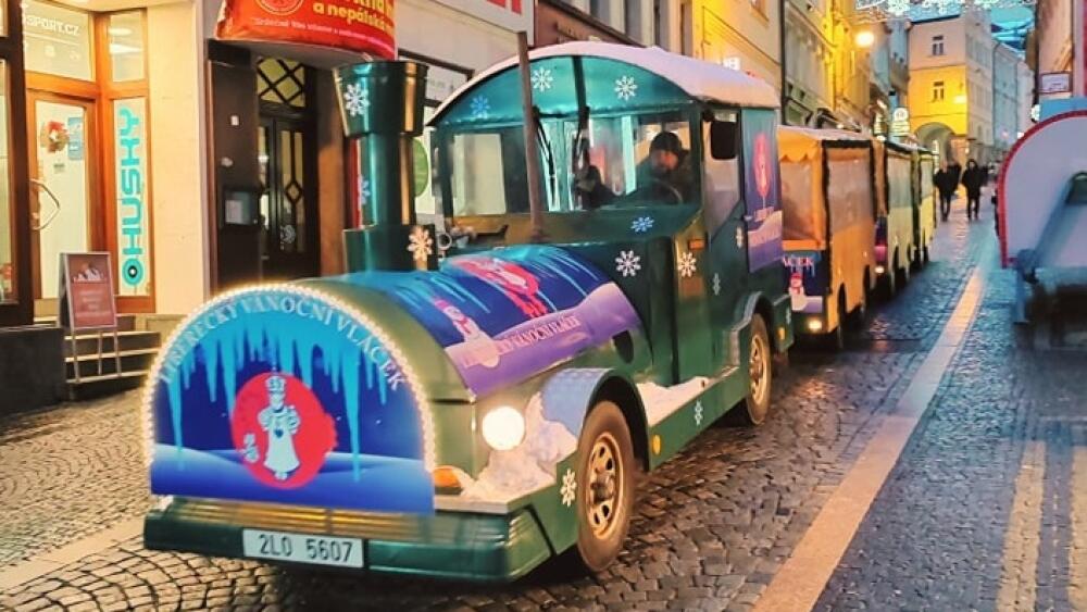 Foto adventního vláčku, letošní novinky, je FB profilu Trhy v Liberci