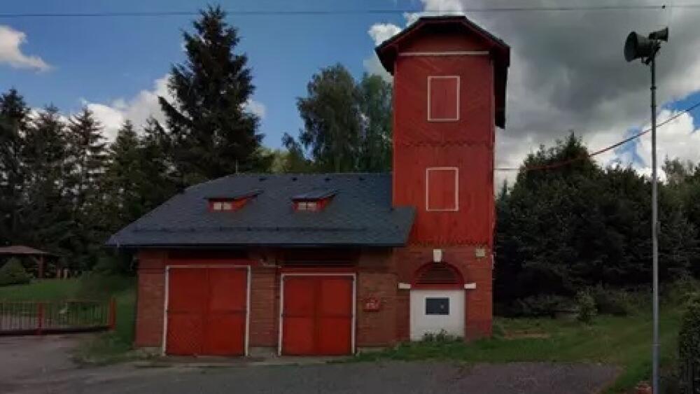 Objekt někdejší hasičské zbrojnice,kde dnes orloj sídlí.