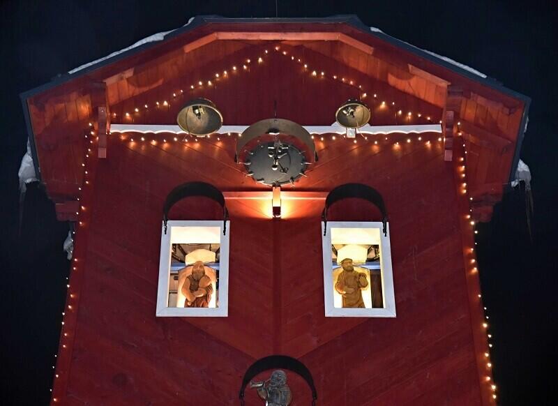 Milé sousedské veselení přinesl sobotní Advent v Žibřidicích spojený s premiérovým spuštěním Orloje Martina Chaloupky. Foto z FB Liberecký kraj