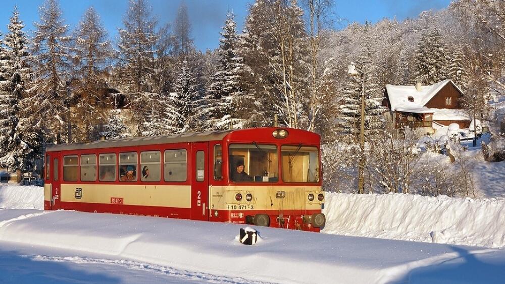 První historické motoráčky mohou vyrazit na horskou trať Tanvald - Kořenov - Harrachov. Foto: FB Zubačka Tanvald - Kořenov - Harrachov