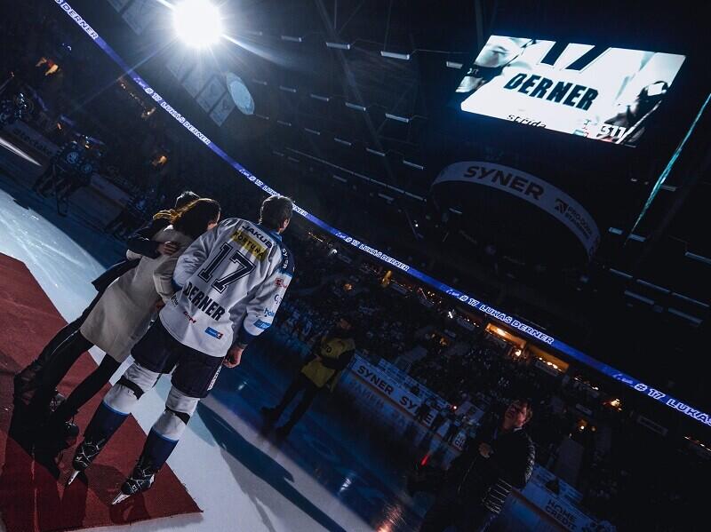 V silný okamžik s nejblžššími i plnou libereckou arenou...