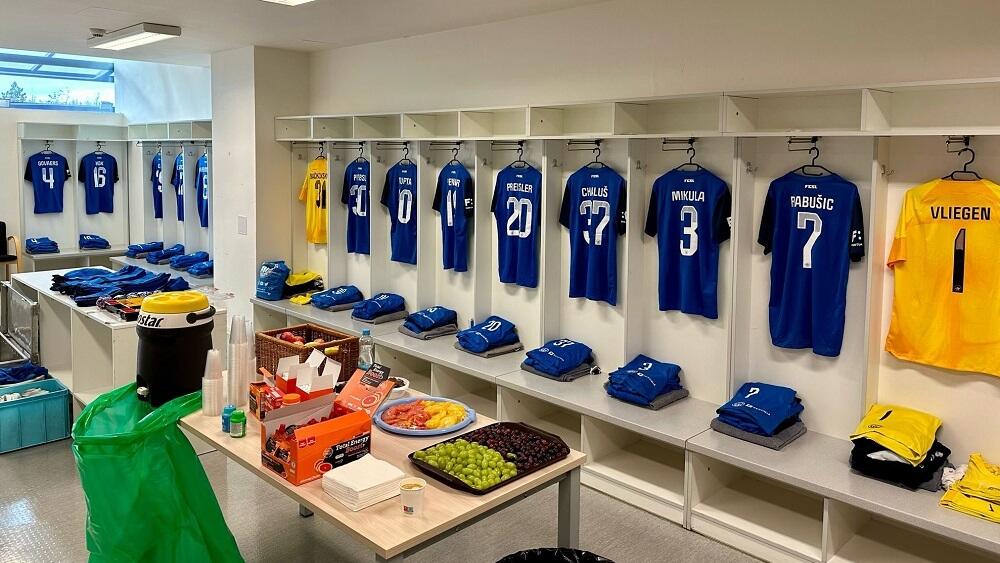 Pohled do kabiny Slovanu před zápasem uveřejnil klub na síti X.