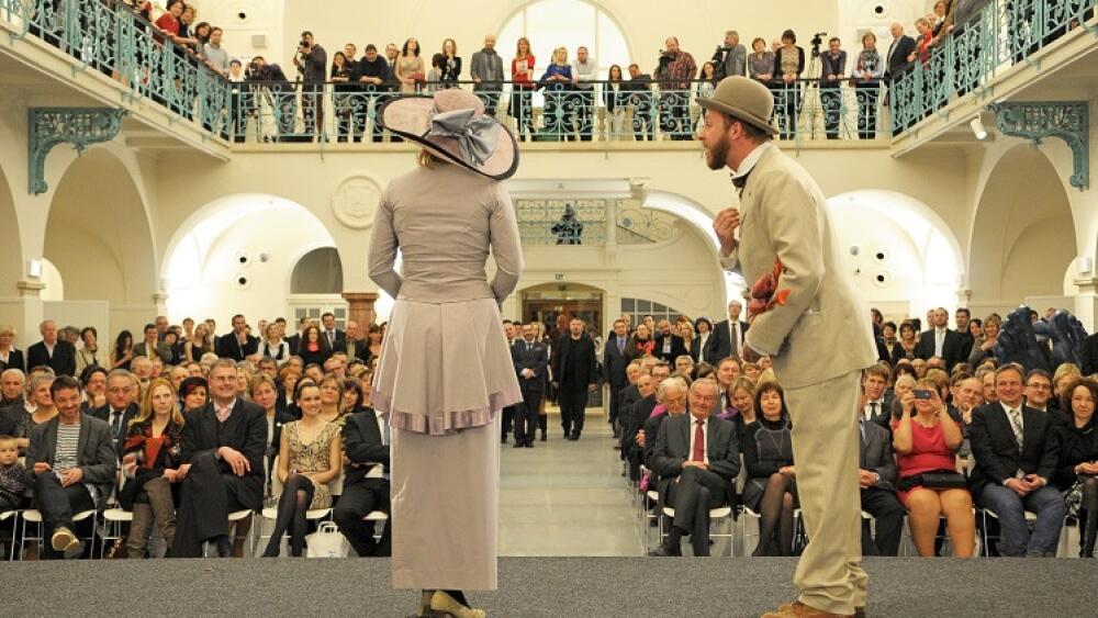 archivní foto ze zahájení provozu galerie: Mad