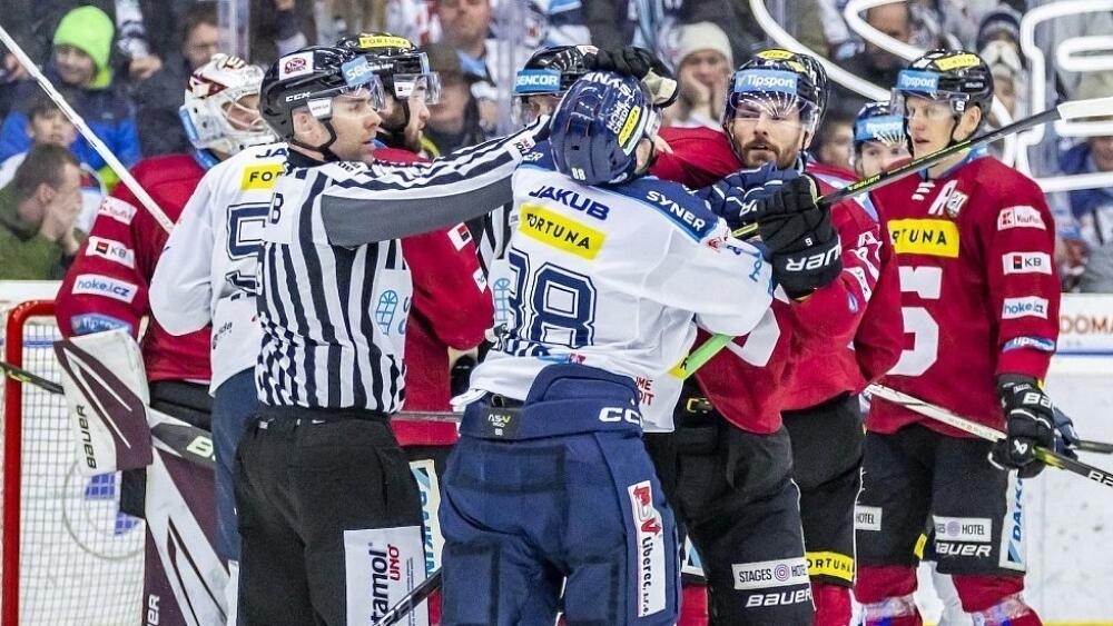 Archivní foto ze zápasu s pražskou Spartou. Foto: www.hcbilitygri.cz
