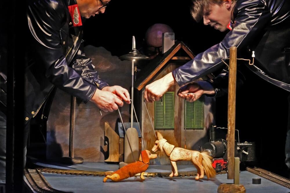 Inscenace Šššš. Šššš. Hůůů. Haf! , foto: Josef Ptáček
