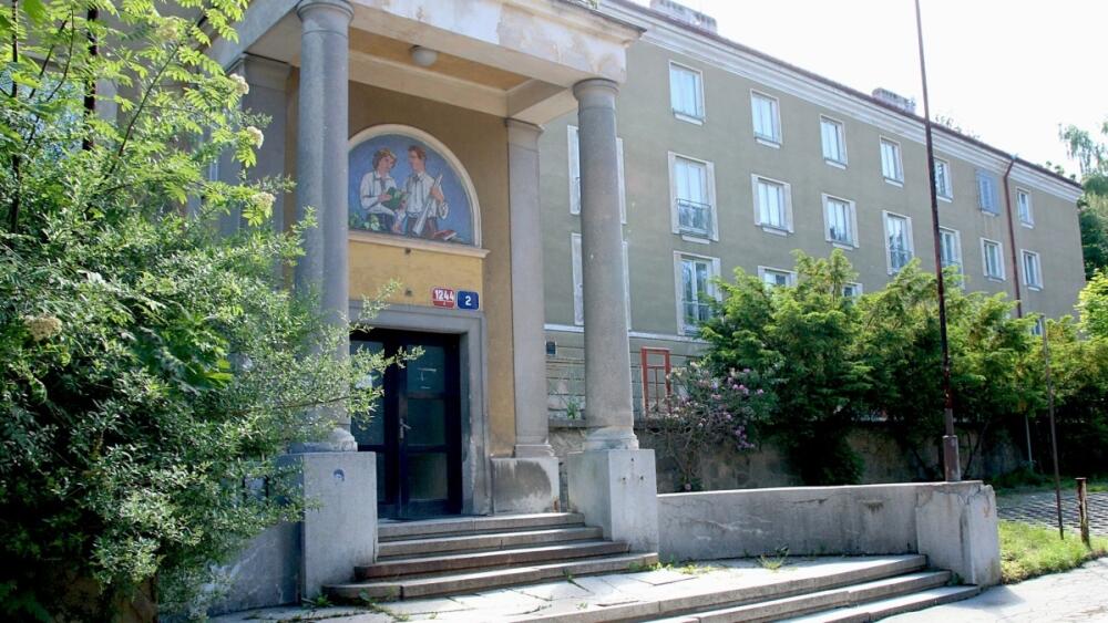 Bývalá kolej, stav v roce 2016. TUL odkoupila objekt od Policie ČR, foto: zdroj: www.tul.cz