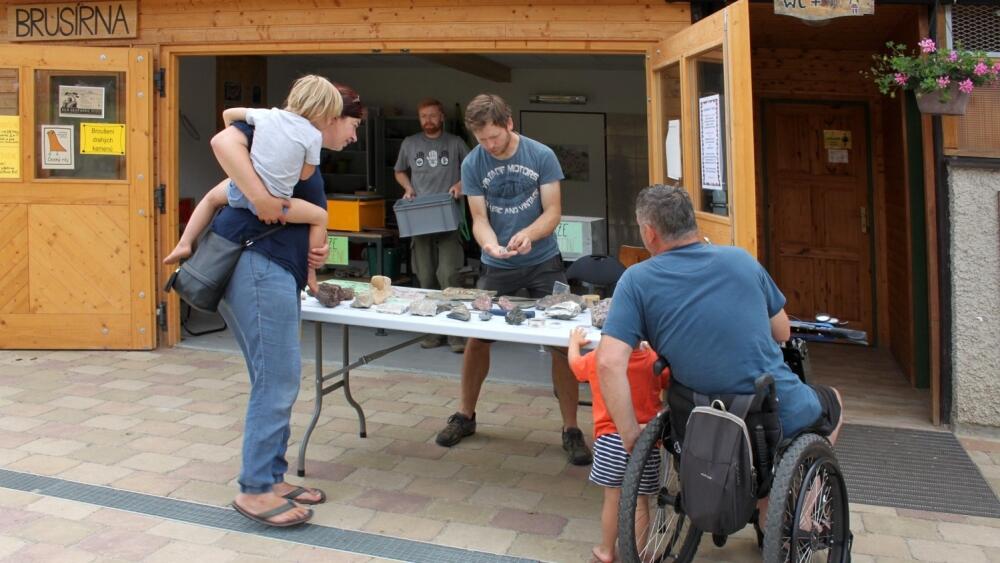 Den geoparku 2020, Drahé kameny