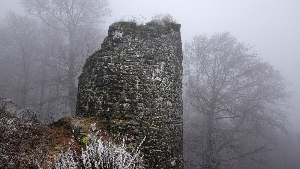 Kulatá věž, někdy mylně spojovaná s vězněním Elišky Kateřiny Smiřické.