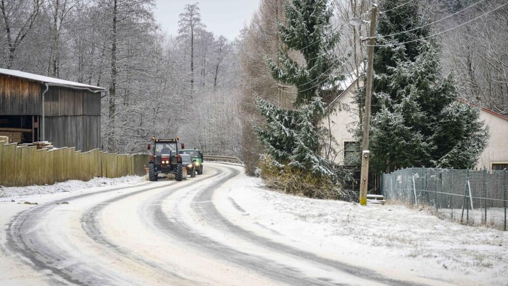 Silnice v Mníšku, foto: Artur Irma