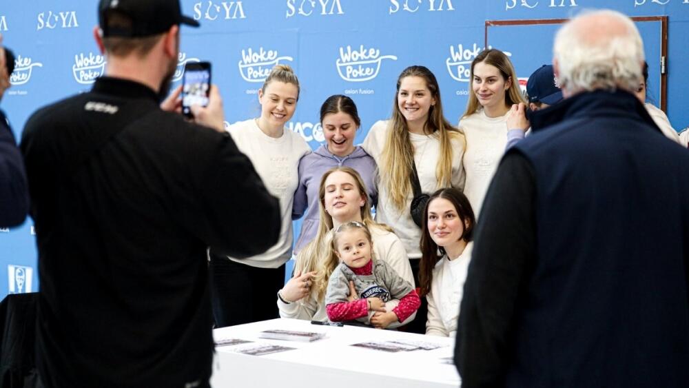 Autogramiáda reprezentace v OC Nisa