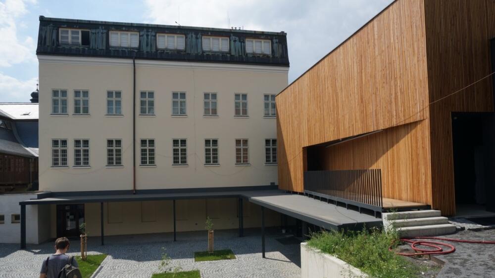 Solárními panely chce kraj osadit moderní přístavbu muzea