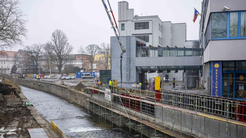 Stavba náplavky u Nisy v Liberci, foto: Artur Irma