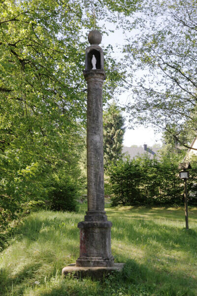Pískovcová boží muka označovaná také jako sloup sv. Prokopa či morový sloup se nacházejí jižně od Rychnova
